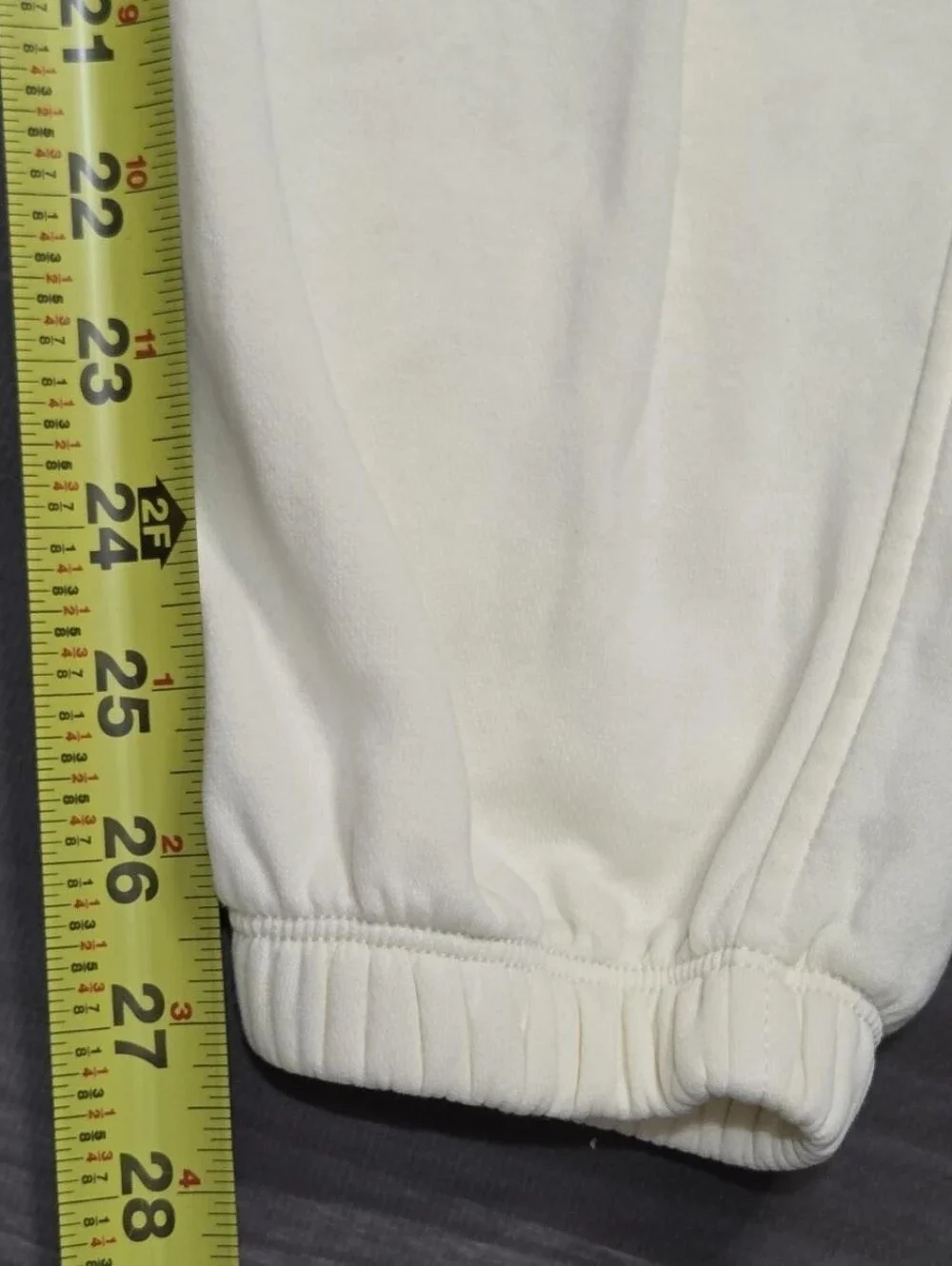 Nike Youth Classic Jogger Cream Fleece Sweatpants Size XL Loose Fit